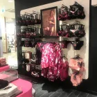 Virksomhet 2 bilde HUNKEMÖLLER Butikkhandel med klær i Jessheim 02