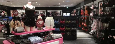 Virksomhet 5 bilde HUNKEMÖLLER Butikkhandel med klær i Sandvika 02
